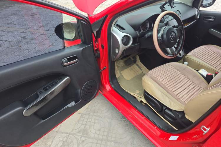 Used Mazda 2 2011 XuanDong 1.5L Automatic Fashion Edition Driver Seat