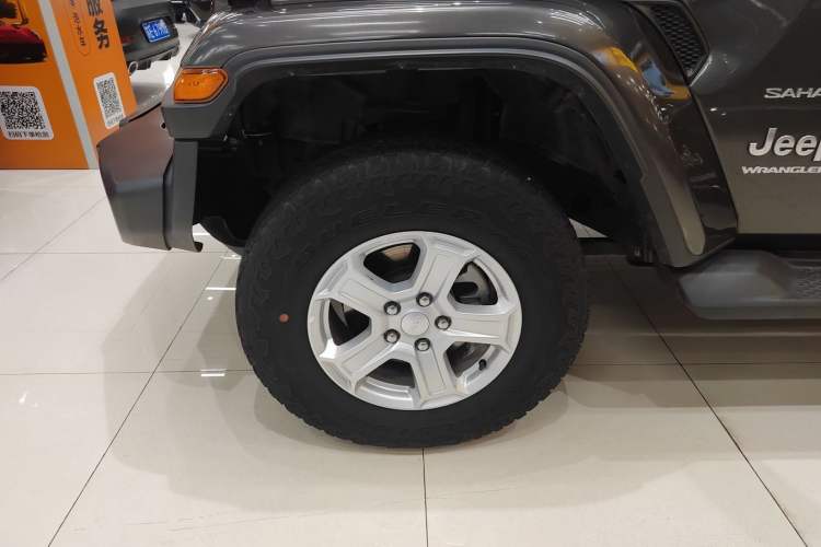 Used Jeep Wrangler 2019 2.0T Sahara Two-Door Version China VI Emission Standard
