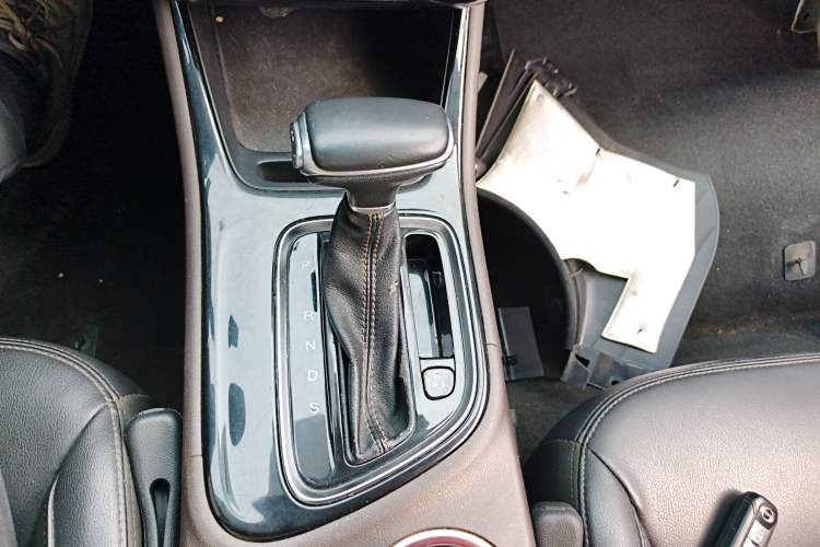 Used GAC Trumpchi GA4 2018 200T Automatic Luxury Edition Gear Lever