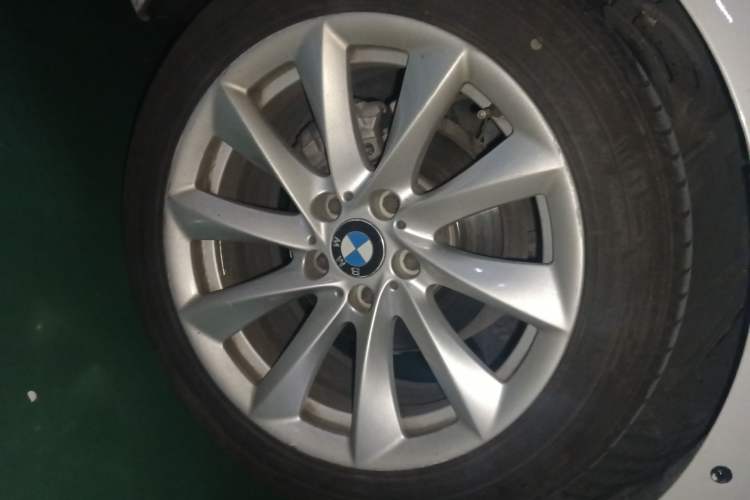 Used BMW 3 Series GT 2019 320i Sport Edition Right Front Wheel Hub