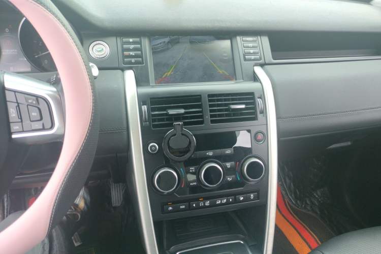 Used Land Rover Discovery Sport 2017 2.0T SE
