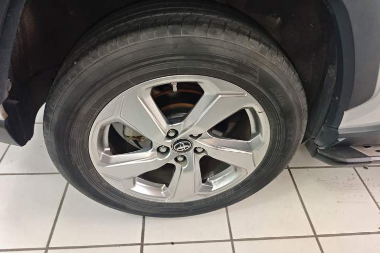 Used Toyota RAV4 2020 2.0L CVT Two-Wheel Drive Fashion Edition Right Rear Wheel Hub