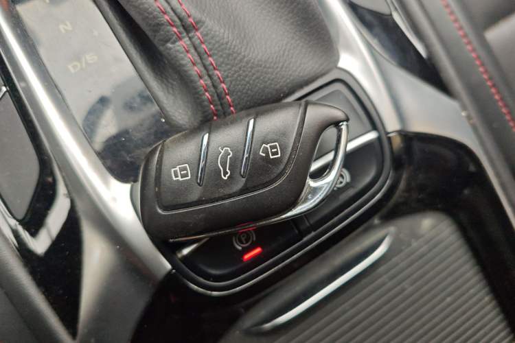 Used MG HS 2018 20T Automatic Two-Wheel Drive Hormone Dynamic Edition China V Standard Vehicle Key