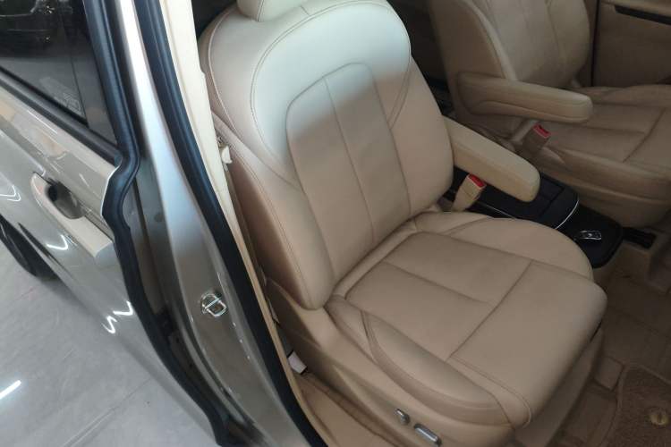 Used Buick GL8 2022 ES Landtrek 653T Luxury Edition
