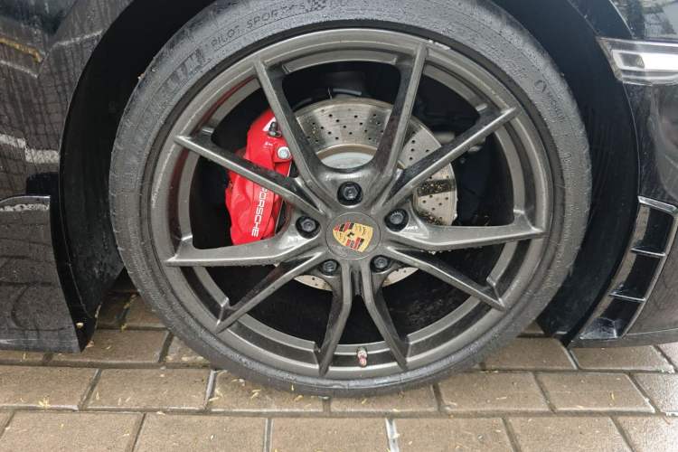 Used Porsche 718 2020 Boxster 2.0T Right Front Wheel Hub