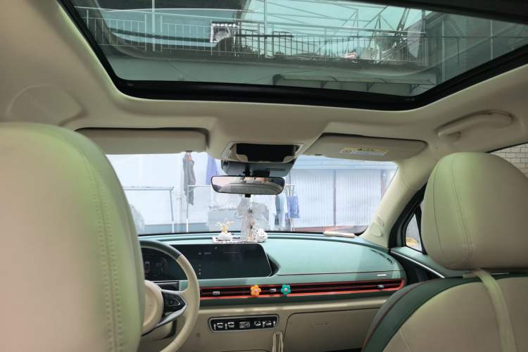 Used ORA Good Cat 2022 400km Standard Range Premium Version Lithium-Ion Battery
