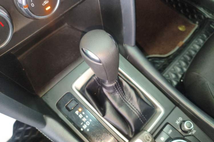 Used Mazda CX-4 2020 2.0L Automatic Two-Wheel Drive Blue Sky Dynamic Edition Gear Lever