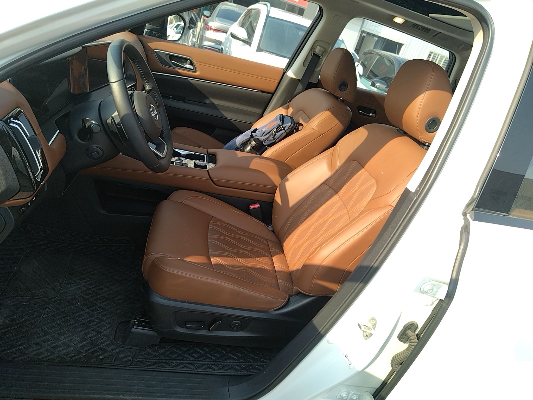 Переднее сиденье в автомобиле