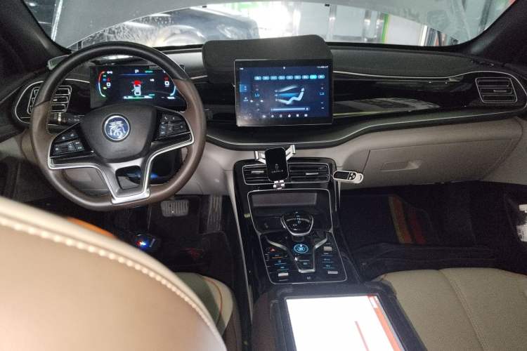 Used BYD Qin PLUS 2024 Honor Edition EV 510KM Beyond Model
