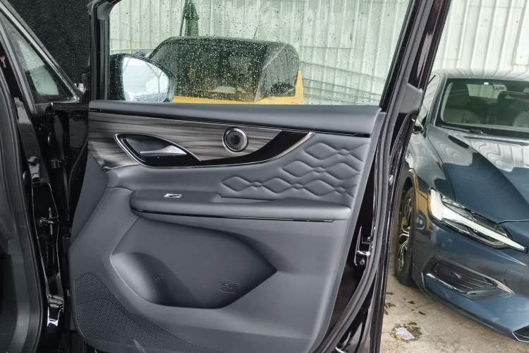 Used FORTHING Xinghai V9 2026 Model, More Enjoyment Series, 200km Luxury Edition