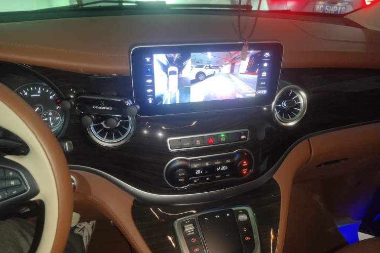 Used Mercedes-Benz Vito 2021 2.0T Elite Version 7 Seats