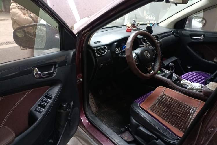 Used Dongfeng Fengon 580 2016 1.5T Manual Luxury Edition
