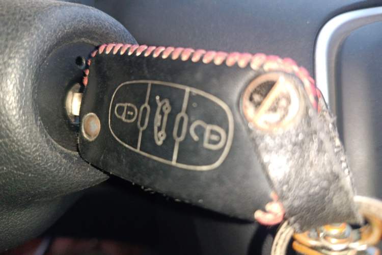 Used Peugeot 308 2014 Enjoy Edition Classic 1.6L Manual YouShang Model Vehicle Key