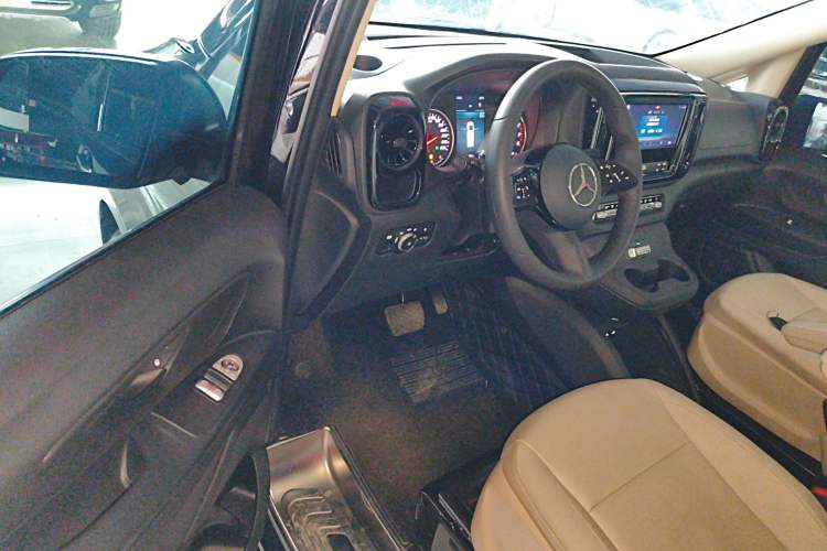 Used Mercedes-Benz Vito 2024 2.0T Elite Version 7 Seats