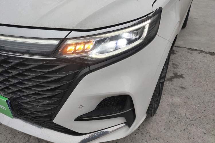 Used Roewe iMAX8 2021 400TGI Supreme Series Prestige Edition
