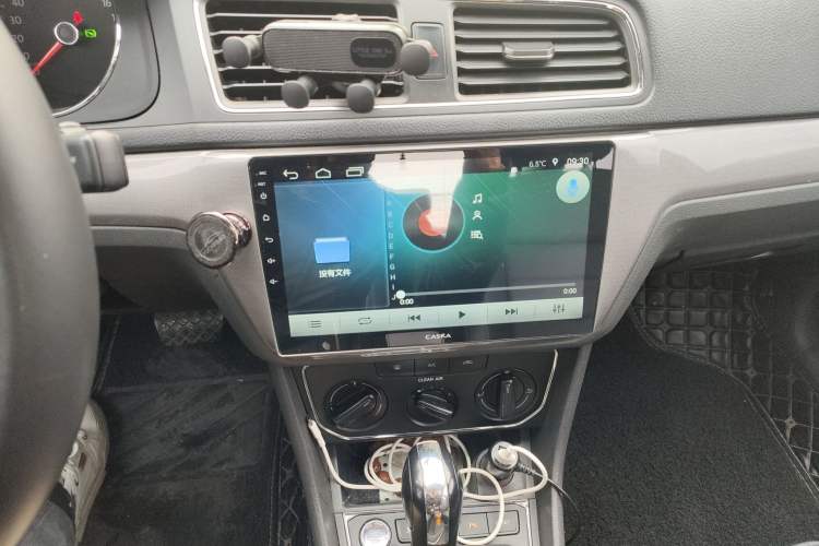 Used Volkswagen Lavida 2017 1.6L Automatic Comfort Edition Audio And AC Panel