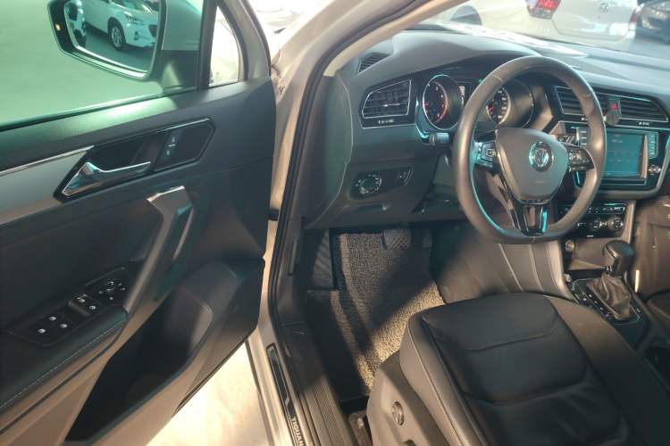 Used Volkswagen Tiguan L 2018 330TSI Automatic Two-Wheel Drive Luxury Edition
