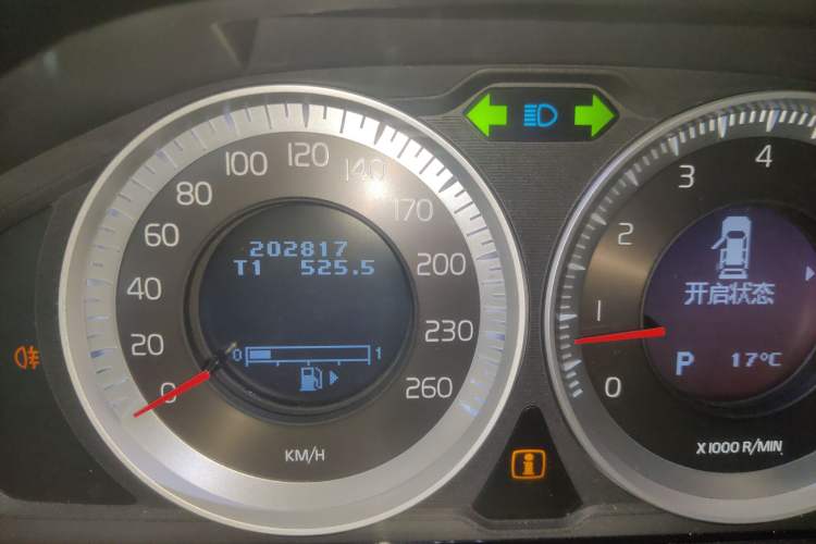 Used Volvo XC60 2013 T5 Zhiya Edition Odometer Close Up