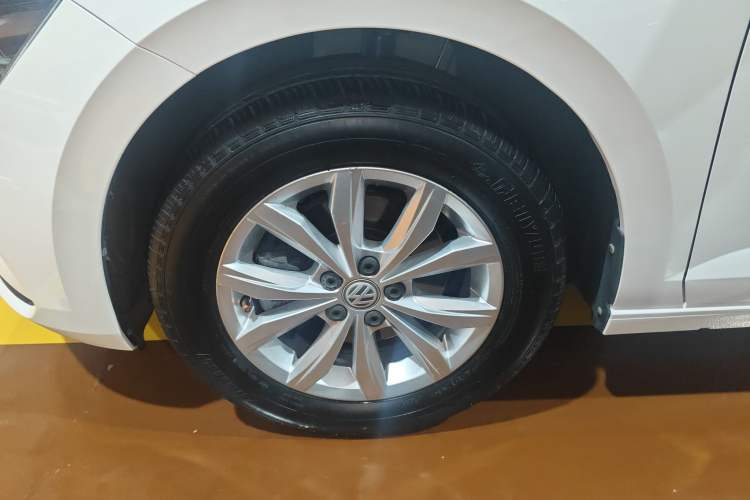 Used Volkswagen Polo 2019 Plus 1.5L Automatic Colorful Technology Edition Left Front Wheel Hub