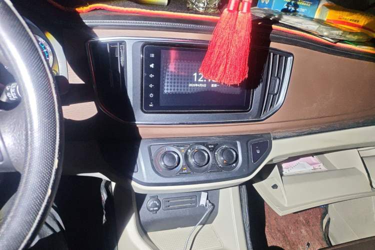 Used FORTHING Lingzhi 2019 M5L 1.6L 7-Seater Luxury Model China VI Standard Audio And AC Panel