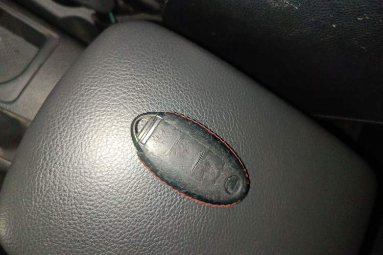 Used Dongfeng Fengdu MX6 2015 2.0L CVT Two-Wheel Drive Excellence Edition