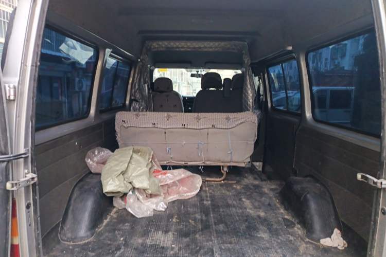 Used Ford Classic Transit 2015 2.8T Diesel Multi-Function Vehicle Short Wheelbase 6-Seater Mid-Roof Edition JX493ZLQ4