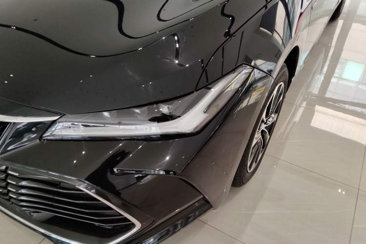 Used Toyota Avalon 2023 Dual-Engine 2.5L Luxury Edition
