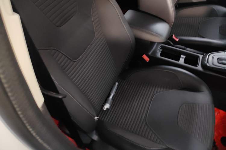 Used Ford Focus 2017 Hatchback 1.6L Automatic Fashion Edition Smart Drive Version
