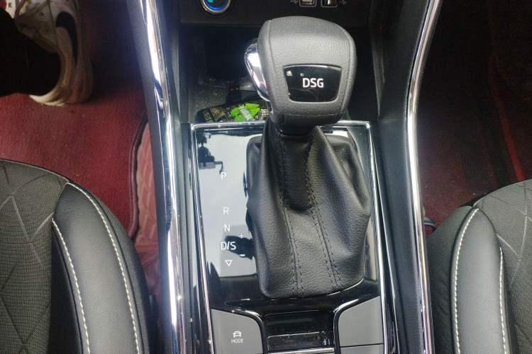 Used Skoda Karoq 2021 TSI280 Luxury Edition Gear Lever