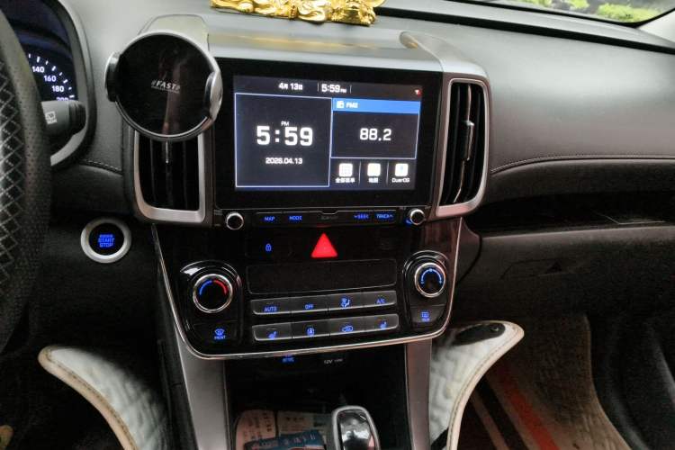 Used Hyundai ix35 2018 2.0L Automatic Two-Wheel Drive Zhiyong·Changlian Edition Audio And AC Panel