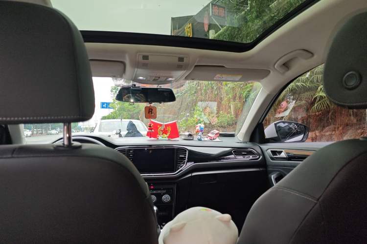 Used Volkswagen T-ROC 2021 280TSI DSG Two-Wheel Drive Comfort Connect Edition Headliner