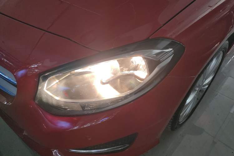 Used Mercedes-Benz B-Class 2015 B 200 Sport Edition Left Front Headlight