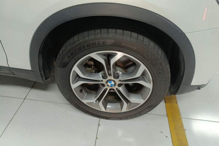 Used BMW X3 2014 xDrive20i X Design Package Right Front Wheel Hub