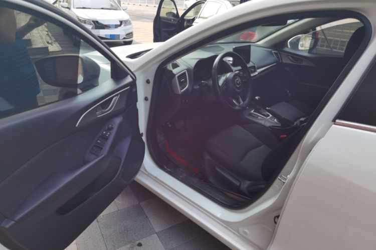 Used Mazda 3 Axela 2017 Hatchback 1.5L Automatic Comfort Model China VI Standard
