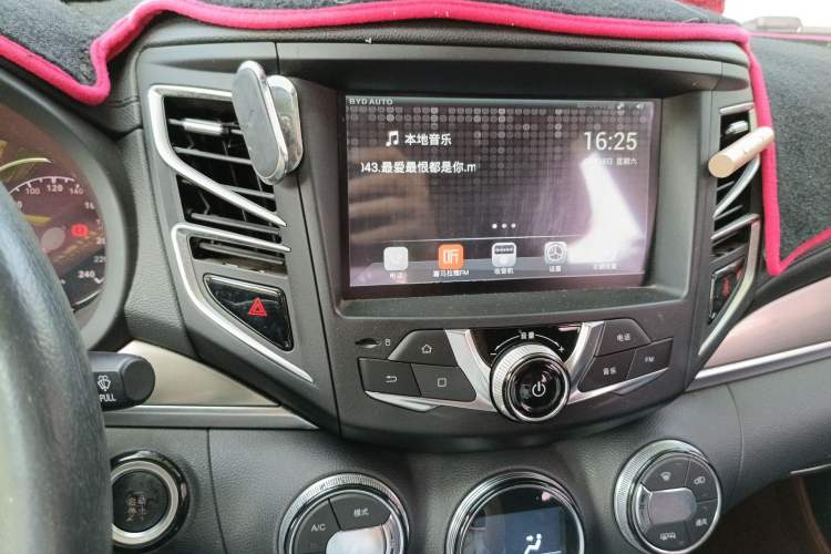 Used BYD Song 2017 Gaishi Upgrade Edition 1.5TI Manual Elite Model
