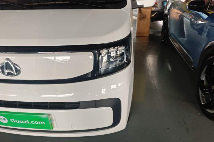 Used CHANGAN KAICHENG Ruixing EM80 2025 Wealth Edition Passenger Version Comfortable Model 6 Seats 300km Side-Hinged Doors Left Front Headlight