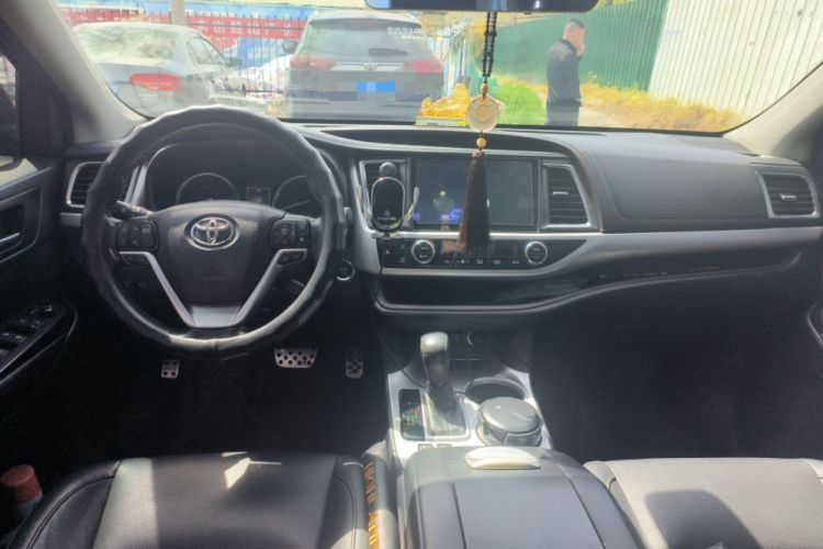 Used Toyota Highlander 2018 2.0T Four-Wheel Drive Luxury Edition 7 Seats China V Emission Standard
