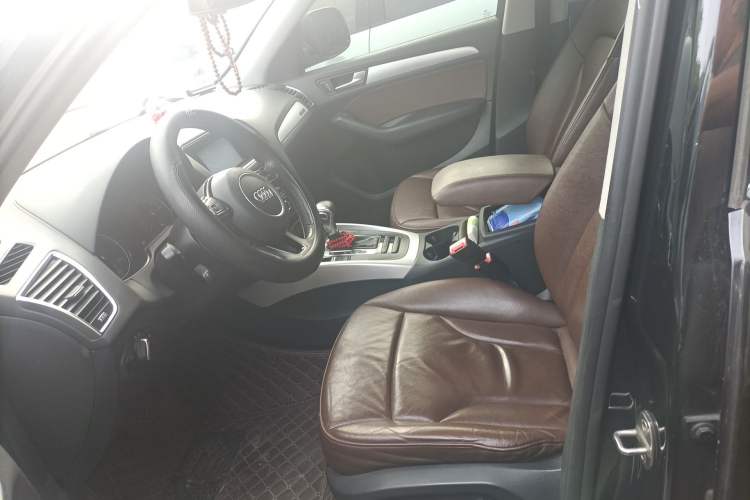 Used Audi Q5 2013 40 TFSI Technology Edition Left Front Seat