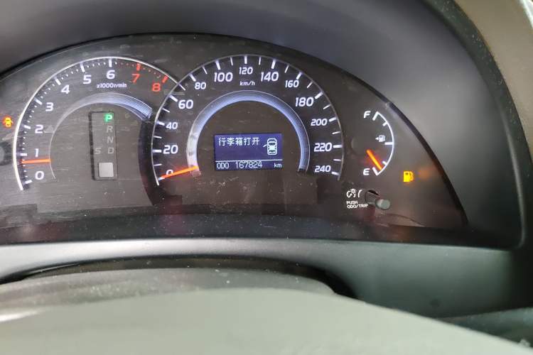 Used Toyota Camry 2010 240G Luxury Edition Odometer Close Up