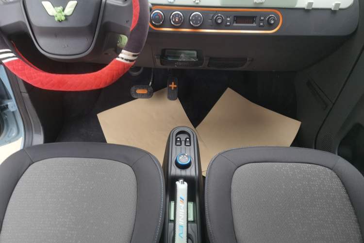 Used Wuling Hongguang MINIEV 2020 Freedom Version Lithium Iron Phosphate Gear Lever