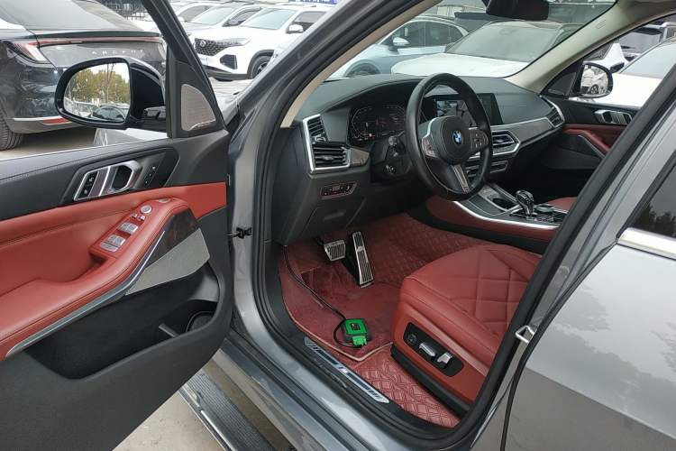 Used BMW X5 2022 Restyled xDrive 30Li Luxury Version M Sport Package
