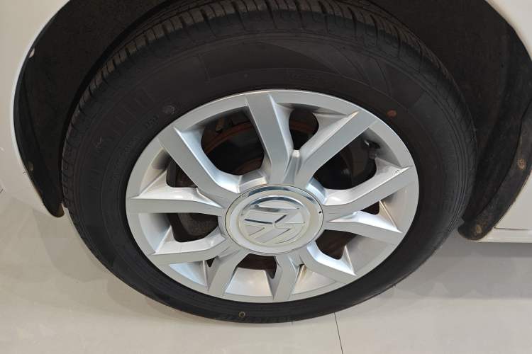 Used Volkswagen up! 2015 1.0L go high!
