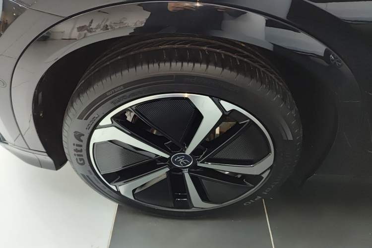 Used BYD Song L EV 2025 Intelligent Driving Version 662 km LiDAR Excellence Edition
