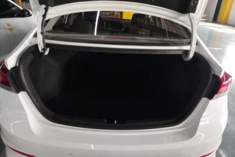 Used Hyundai Elantra (6th Generation / Lingdong) 2016 1.6L Automatic ZhiXuan – Elite Version Trunk