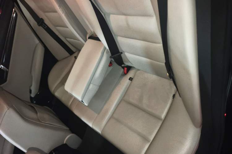 Used Mercedes-Benz C-Class 2010 C 200K Fashion Model
