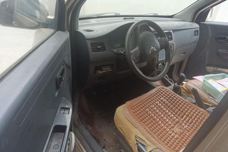 Used Wuling Hongguang 2015 1.5L S Basic Version China V Standard Driver Seat