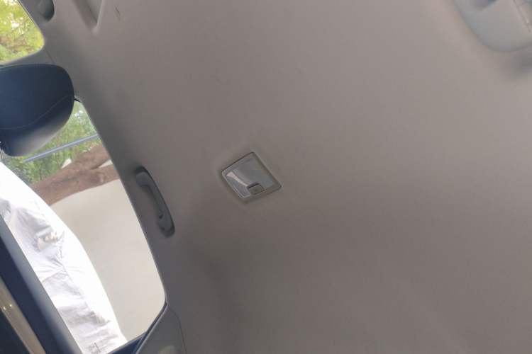 Used Roewe i6 New Energy 2017 45T Hybrid Connect & Smart Enjoyment Edition
