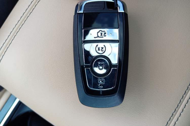 Used Lincoln Corsair 2021 2.0T Two-Wheel-Drive Luxury Edition