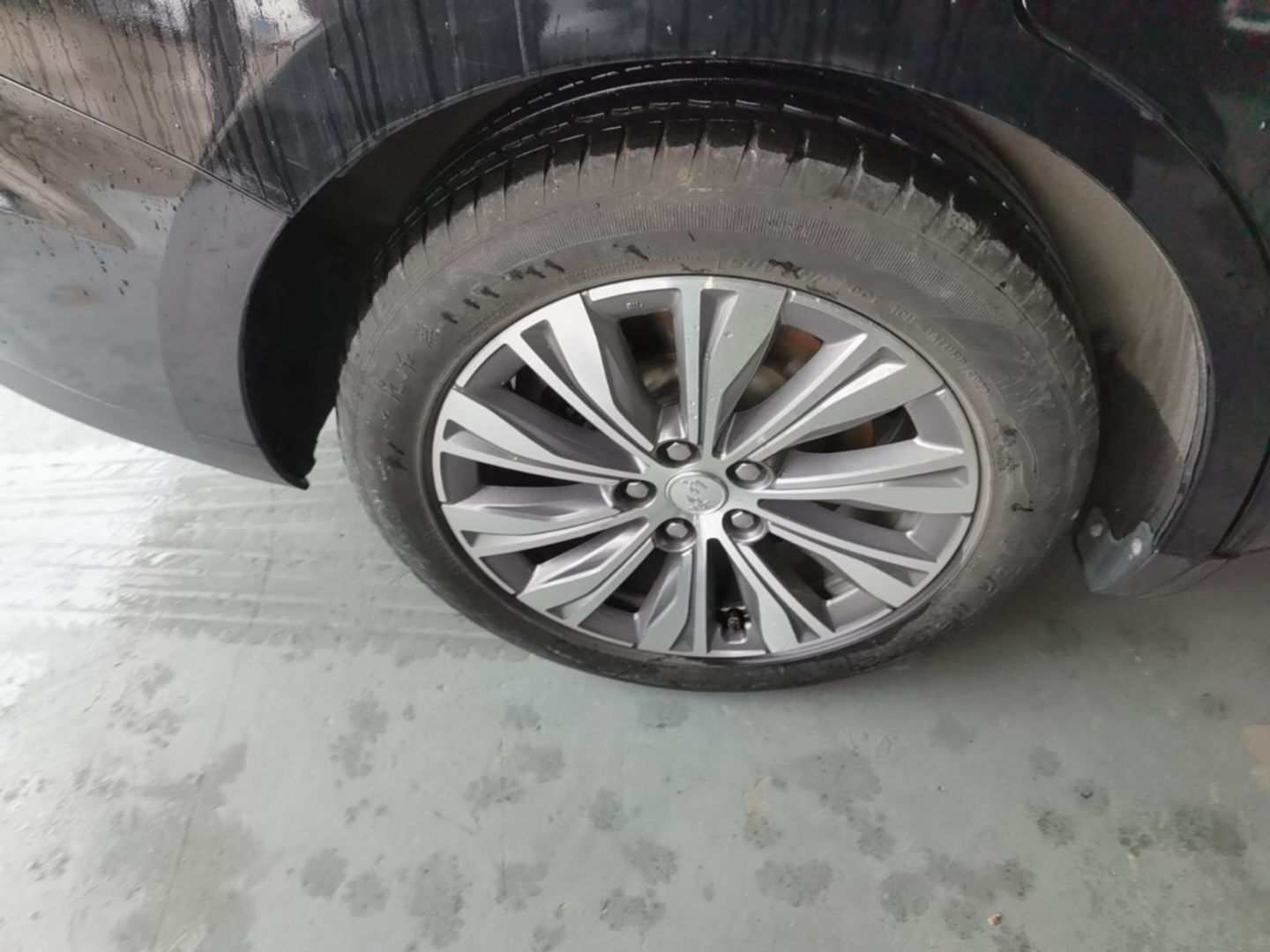 Hongqi E-QM5 2022 431 km Charge & Enjoy Edition — снимка 11