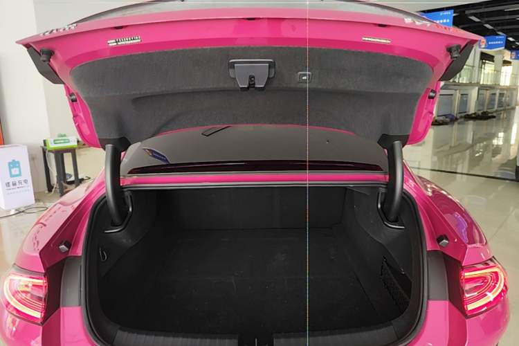 Used Xiaomi Auto SU7 2024 Four-Wheel Drive Ultra-Long Range Advanced Intelligent Driving Max Edition